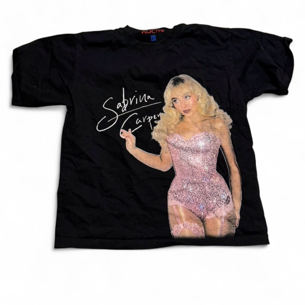 Sabrina‎ Carpenter Black Graphic Tee with Pink Design